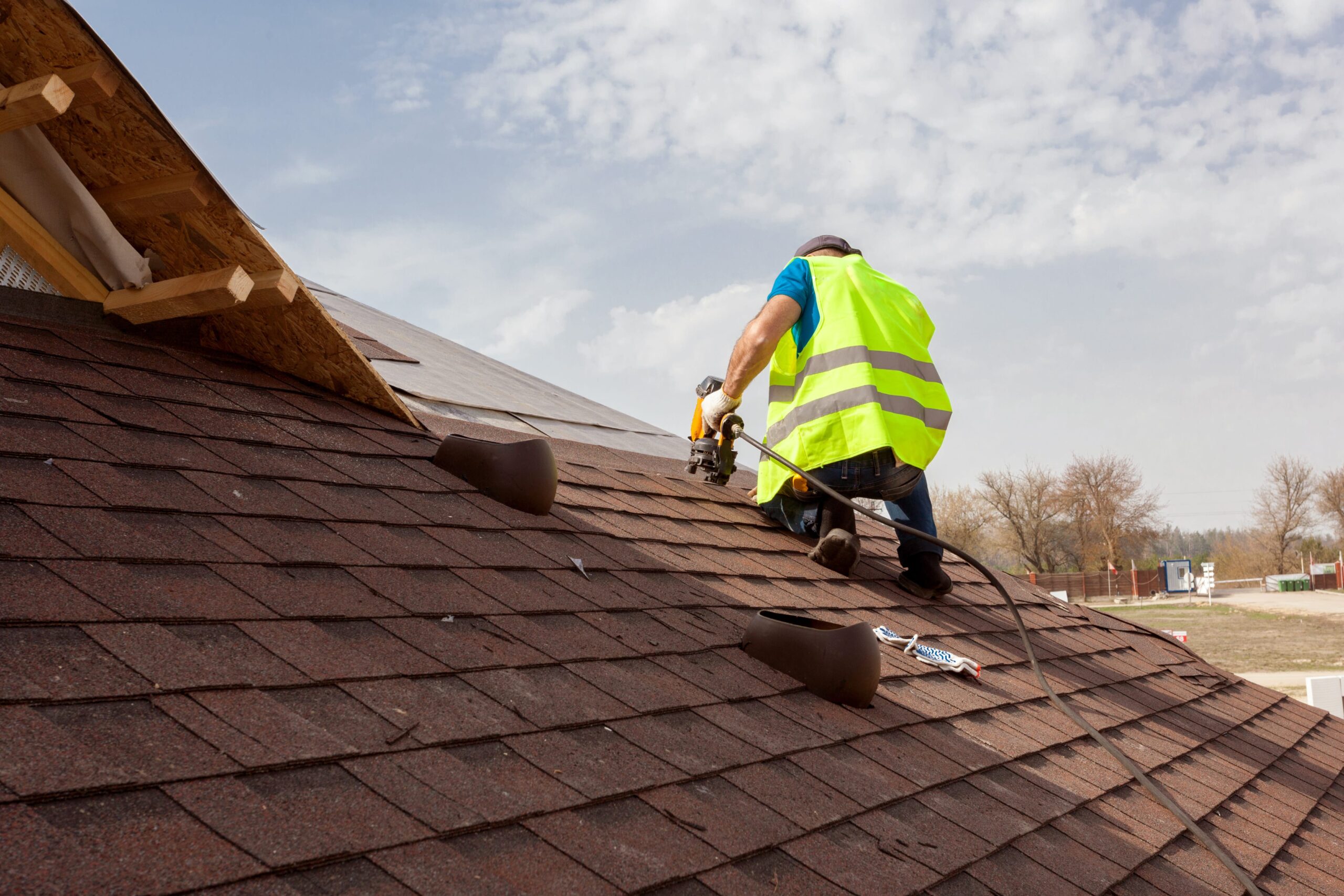 Commercial Asphalt Roof: Benefits, Types, Installation, Maintenance & More